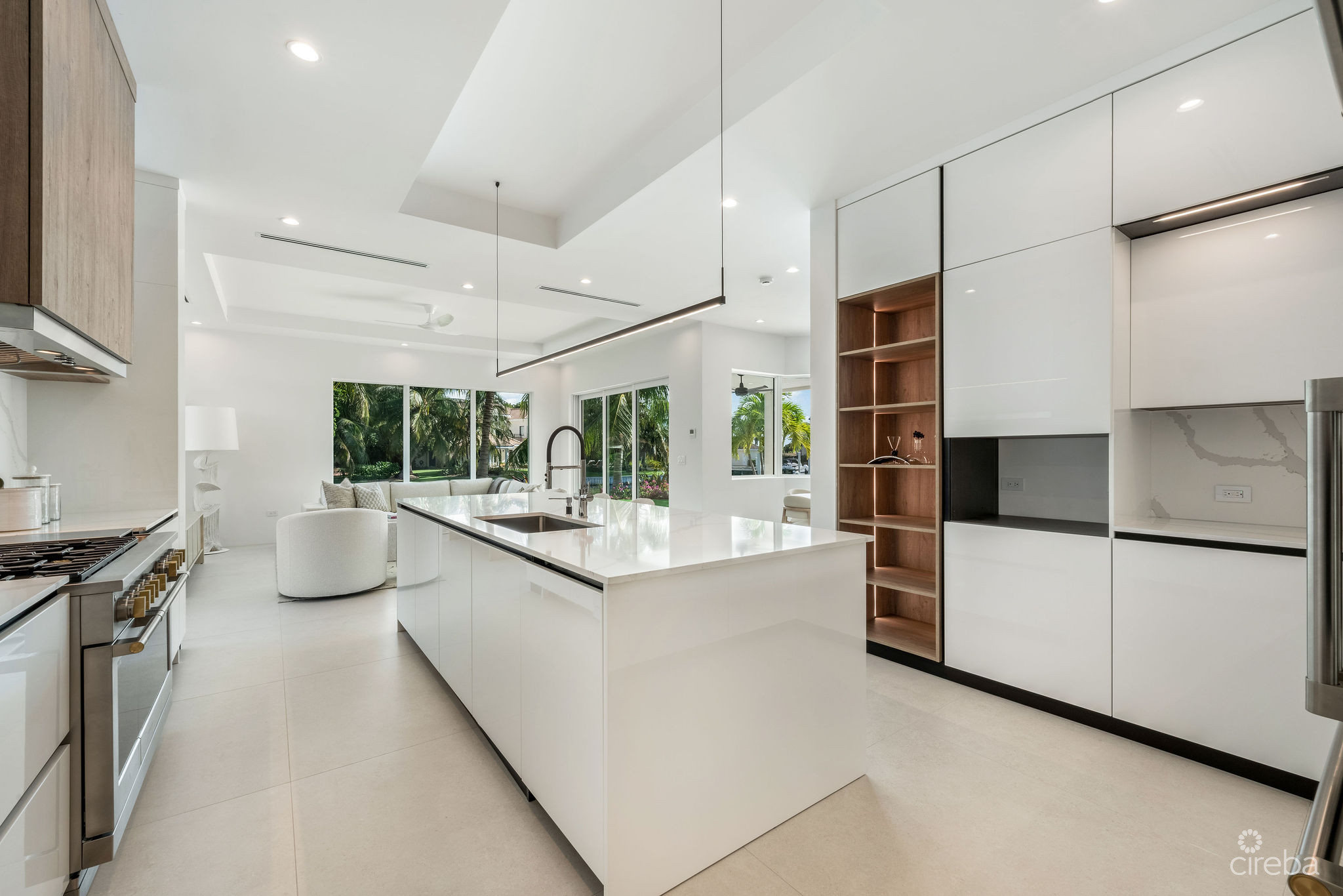 VISTA DEL MAR | A REIMAGINED WATERFRONT ESTATE