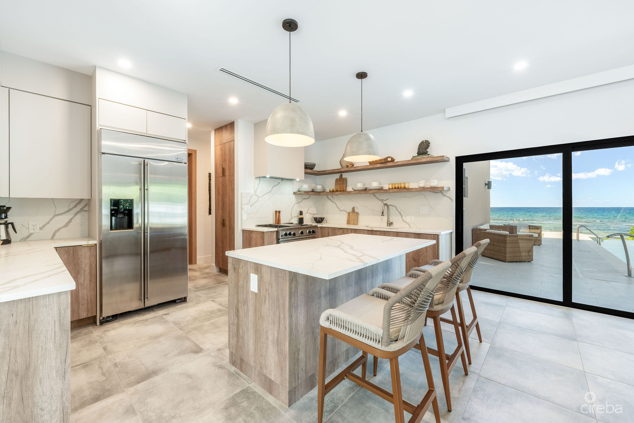 5 BED BEACH FRONT ESTATE – HALCYON POINT