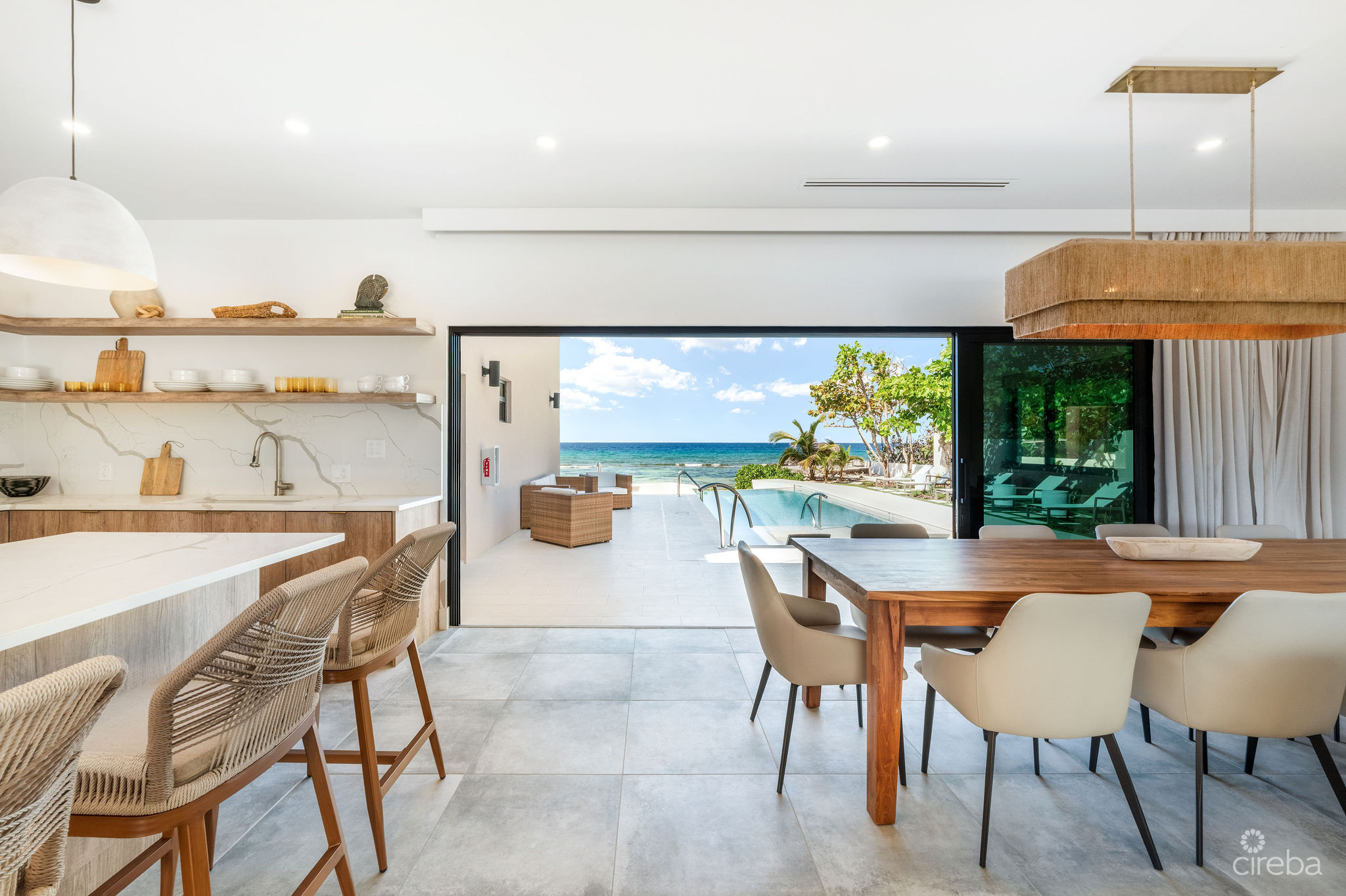 5 BED BEACH FRONT ESTATE – HALCYON POINT