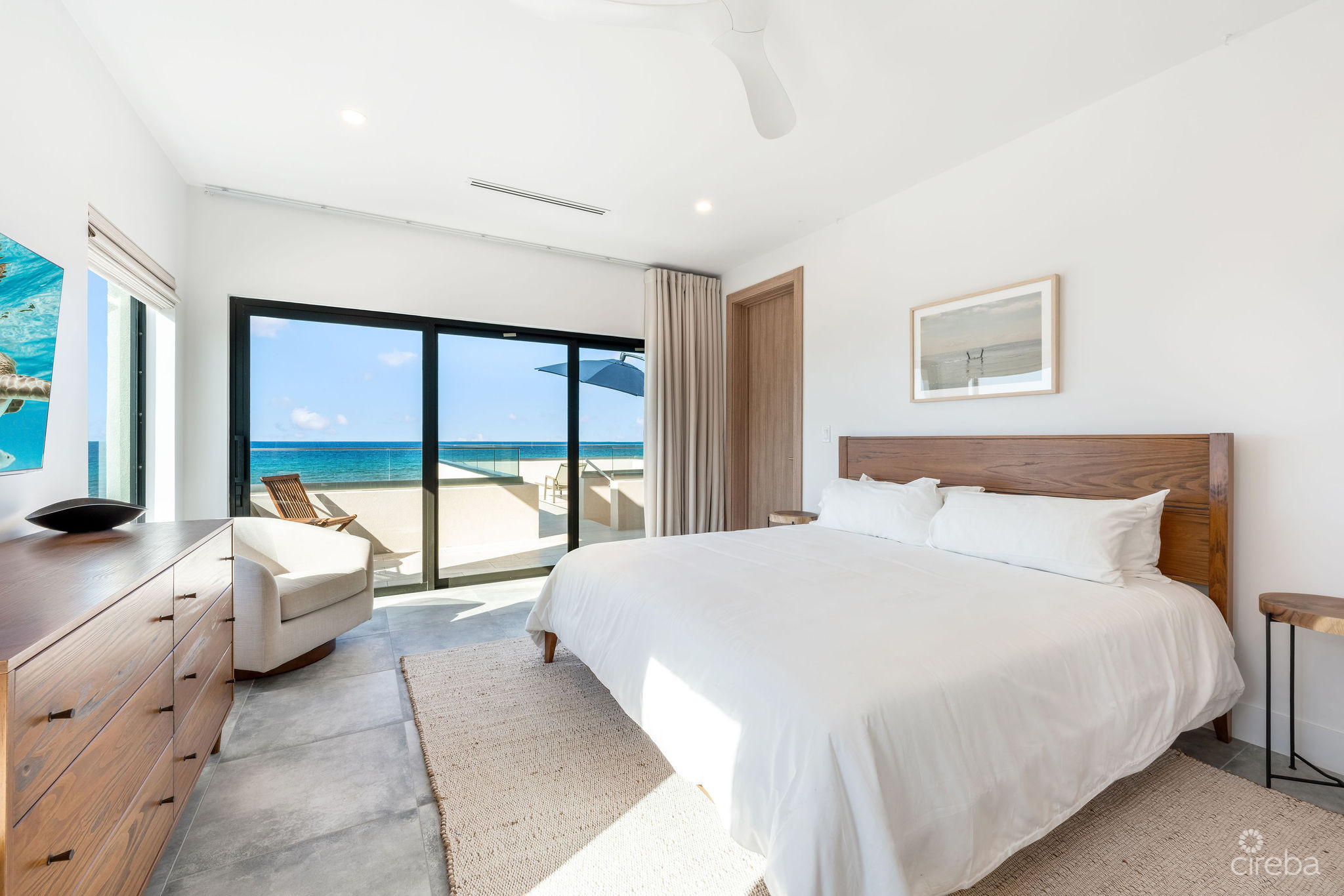 5 BED BEACH FRONT ESTATE – HALCYON POINT