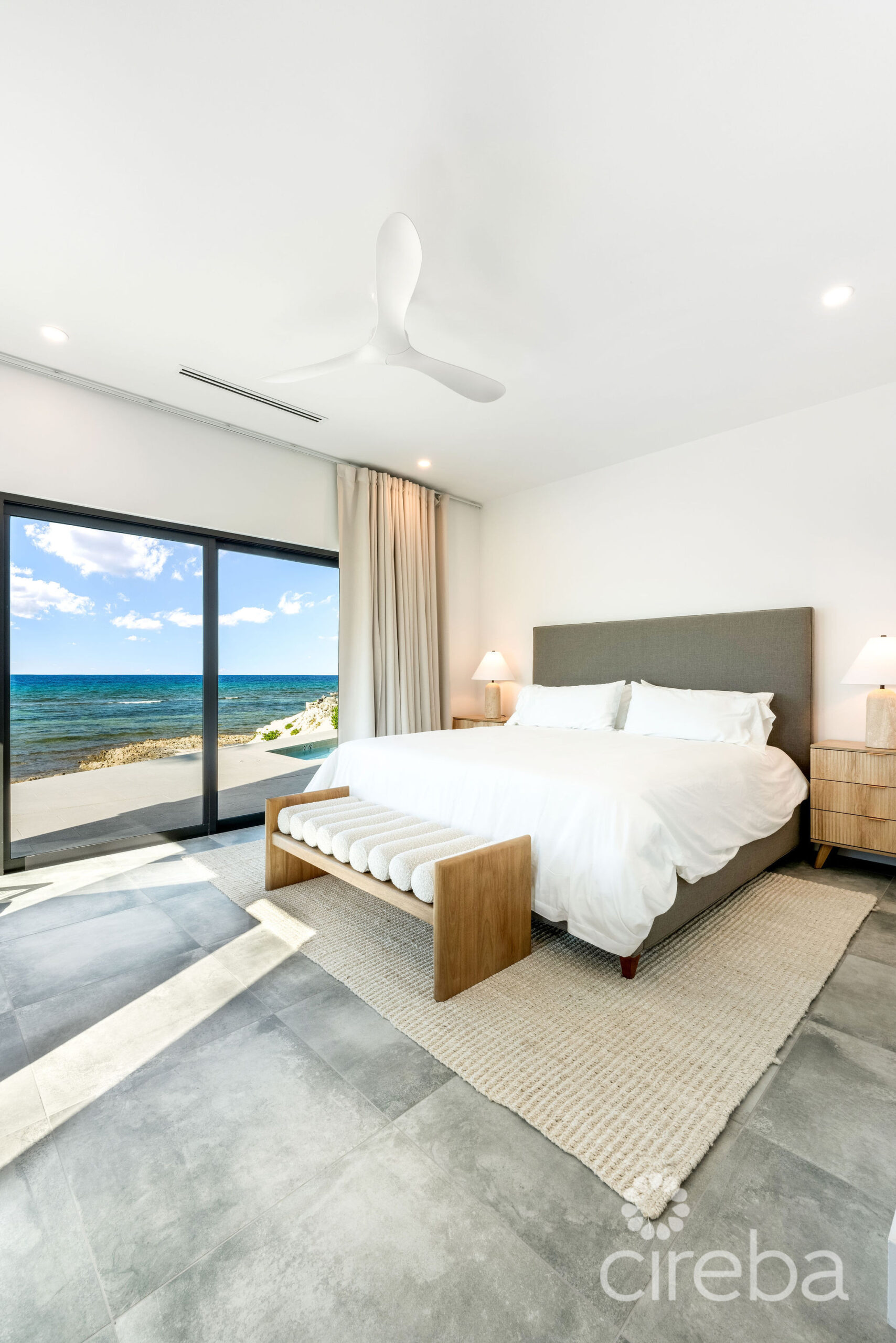 5 BED BEACH FRONT ESTATE – HALCYON POINT