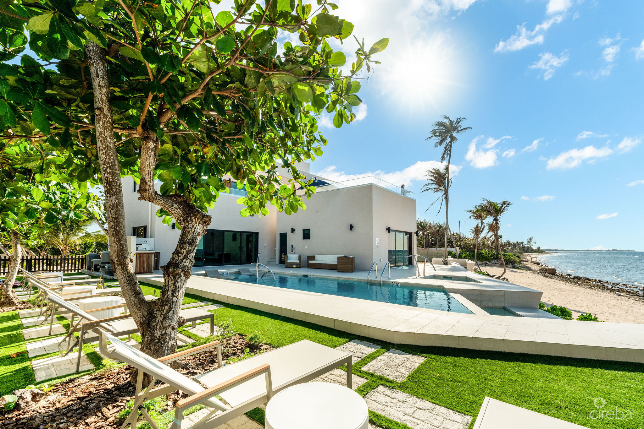 5 BED BEACH FRONT ESTATE – HALCYON POINT
