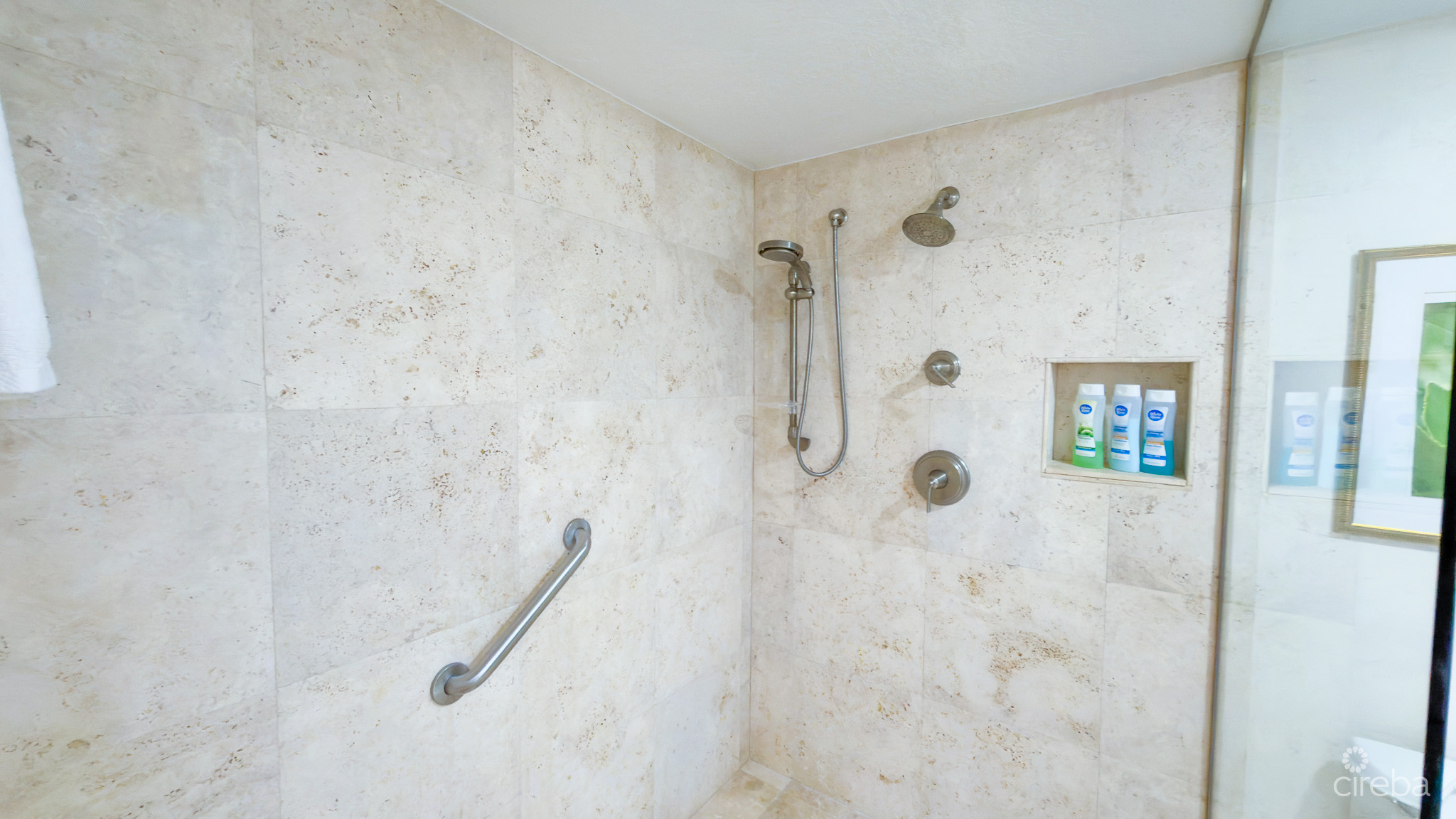 VILLAS PAPPAGALLO 2 BED OCEANFRONT