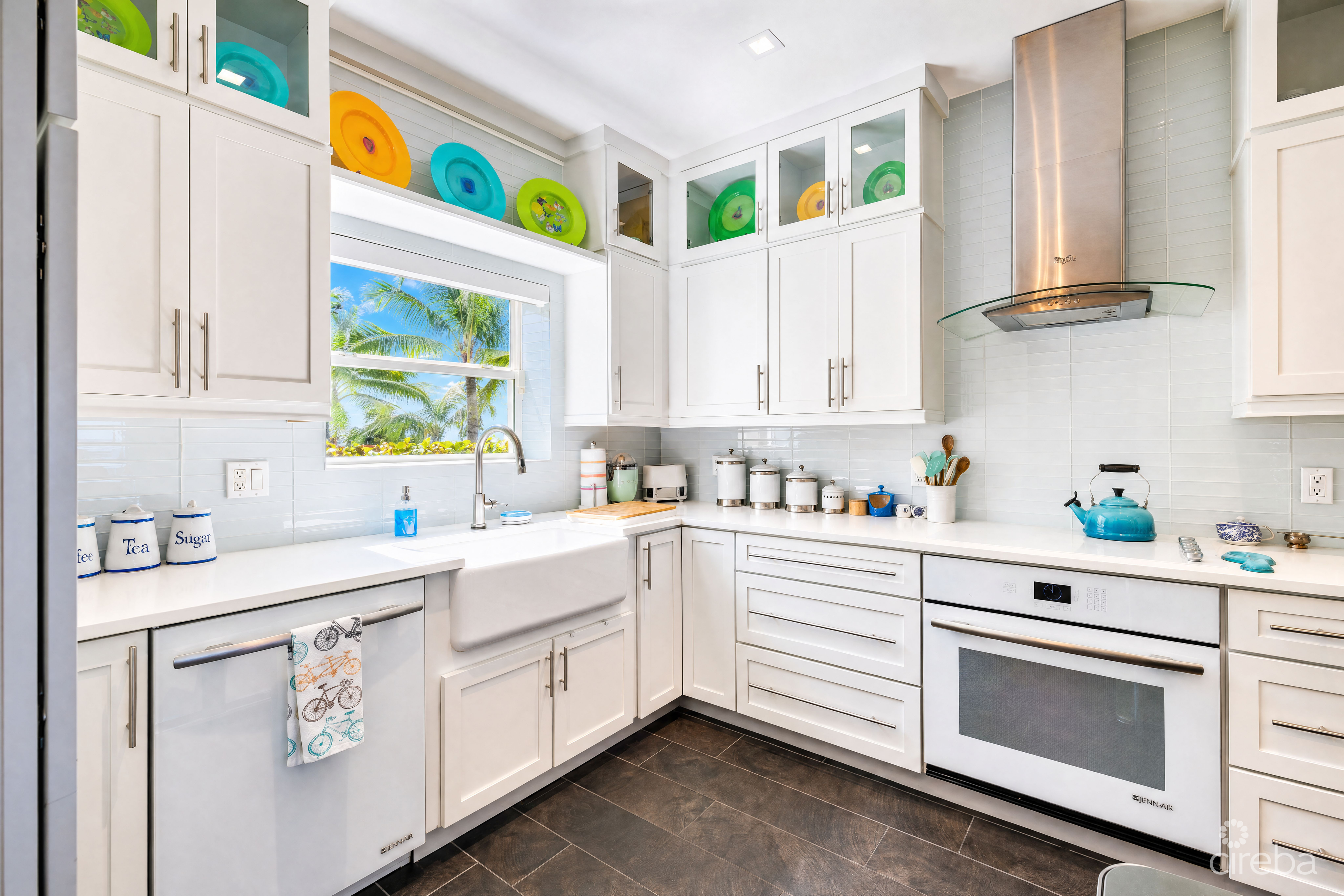 COCONUT BAY 121 OCEAN FRONT RESIDENCE