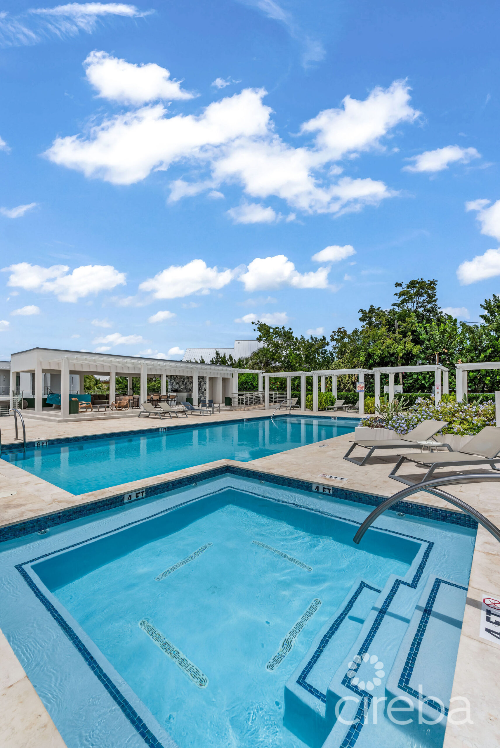 21 SUNSET POINT – TOP FLOOR UNIT – AMAZING VIEWS!!!