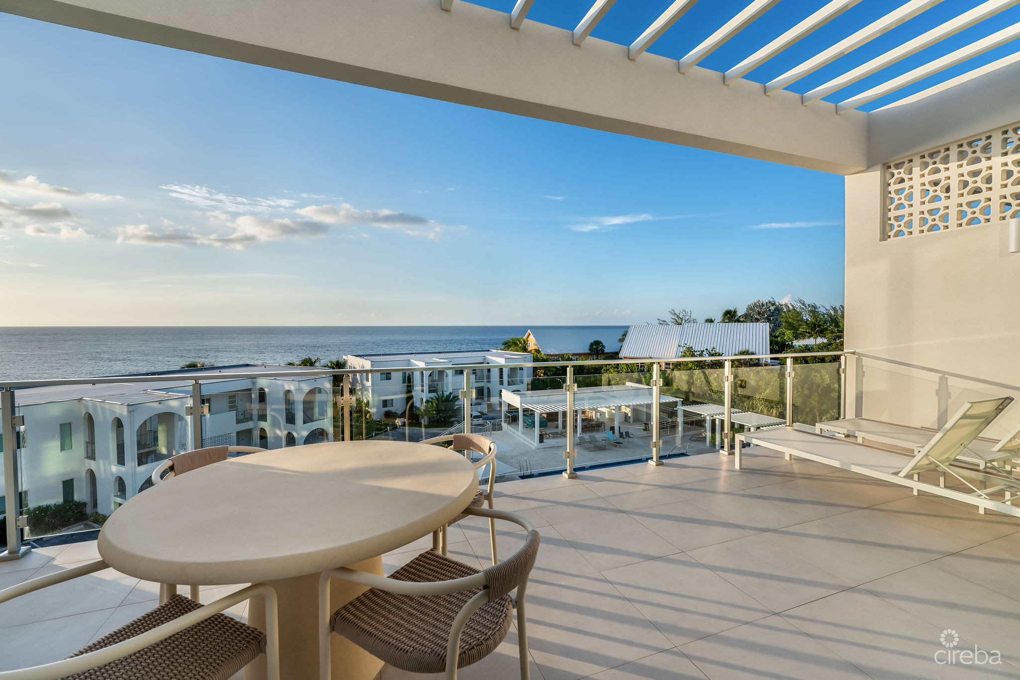 21 SUNSET POINT – TOP FLOOR UNIT – AMAZING VIEWS!!!