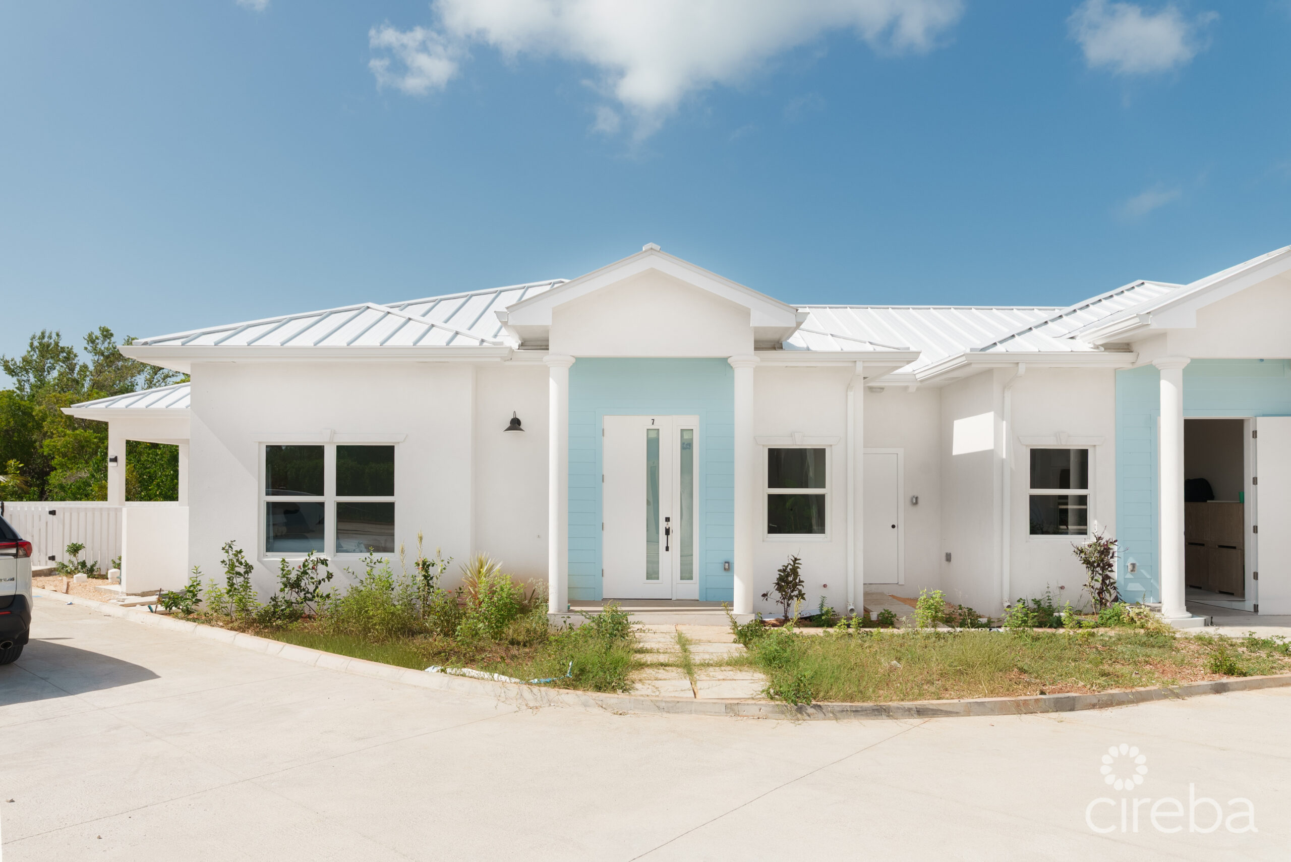 WOODRIDGE – REDBAY! FULLY FURNISHED AND VENDOR PAYS STAMP DUTY