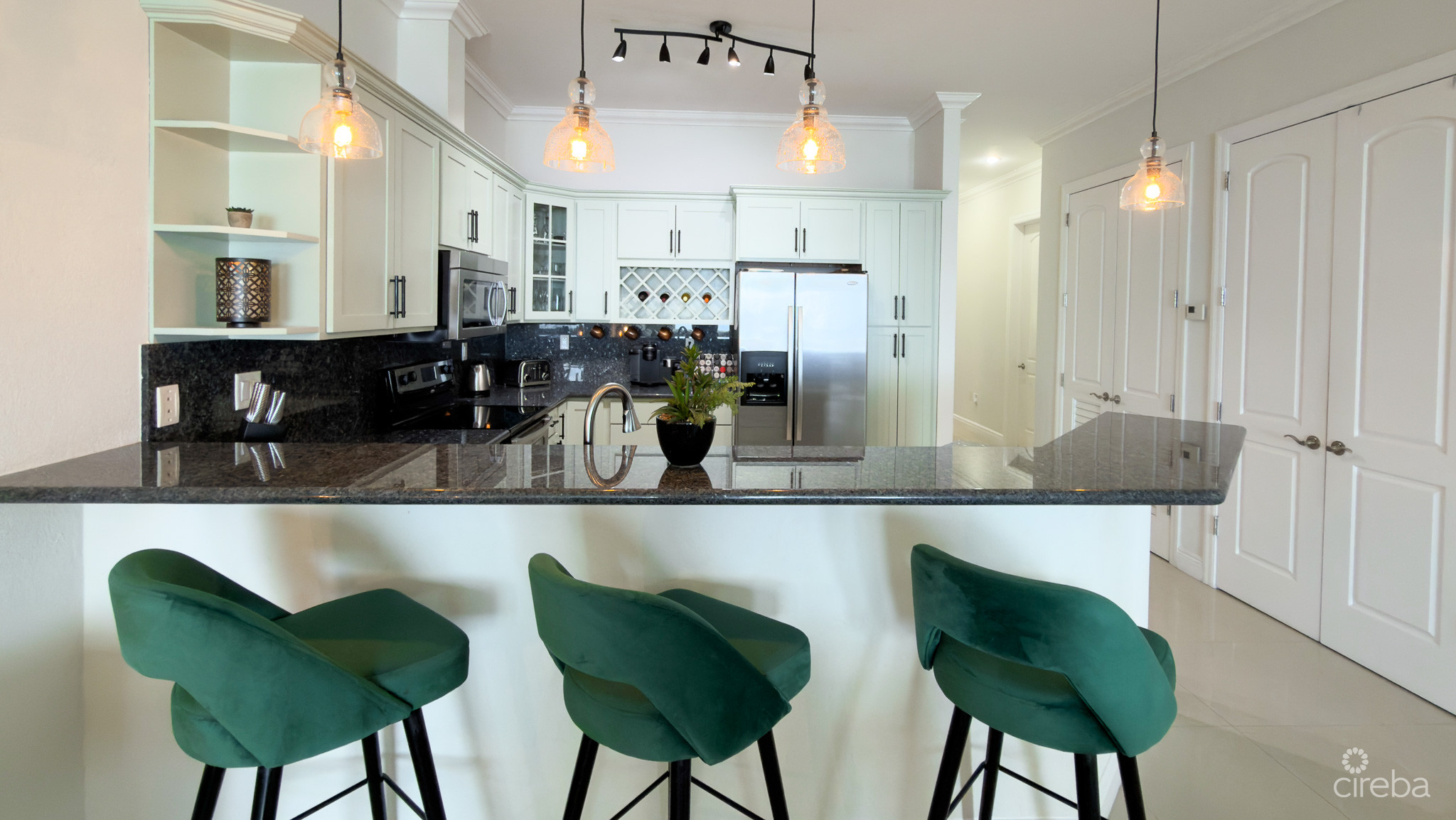 WESTVIEW – GROUND FLOOR OCEANFRONT CONDO