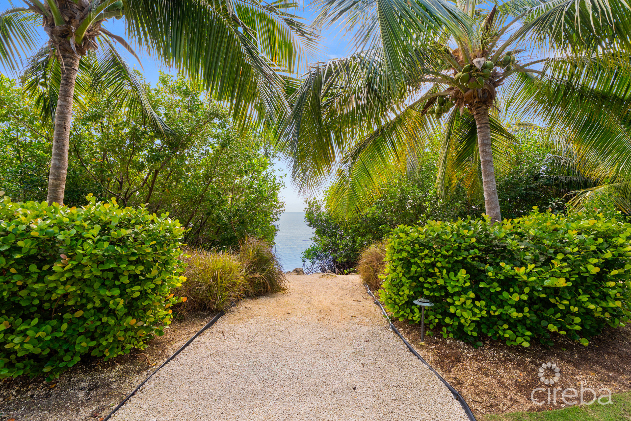 AURA  OCEANVIEW THREE BED TOWNHOME WITH DEN