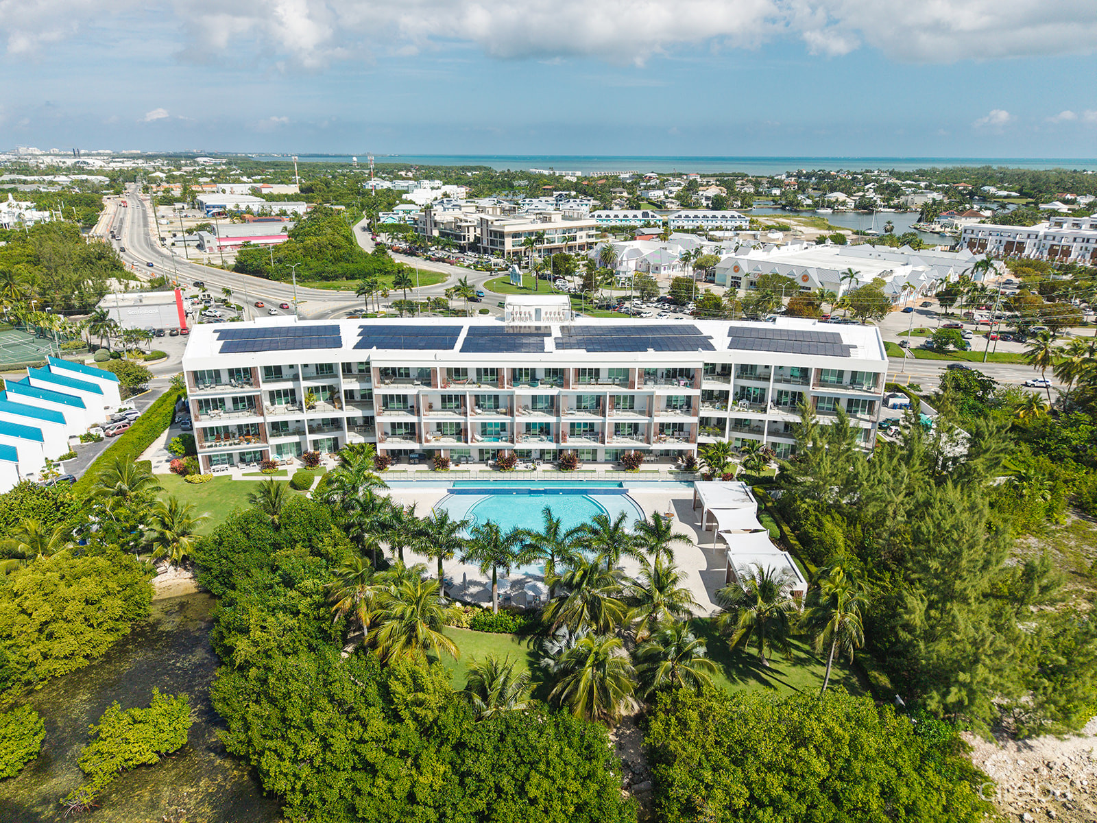 AURA  OCEANVIEW THREE BED TOWNHOME WITH DEN