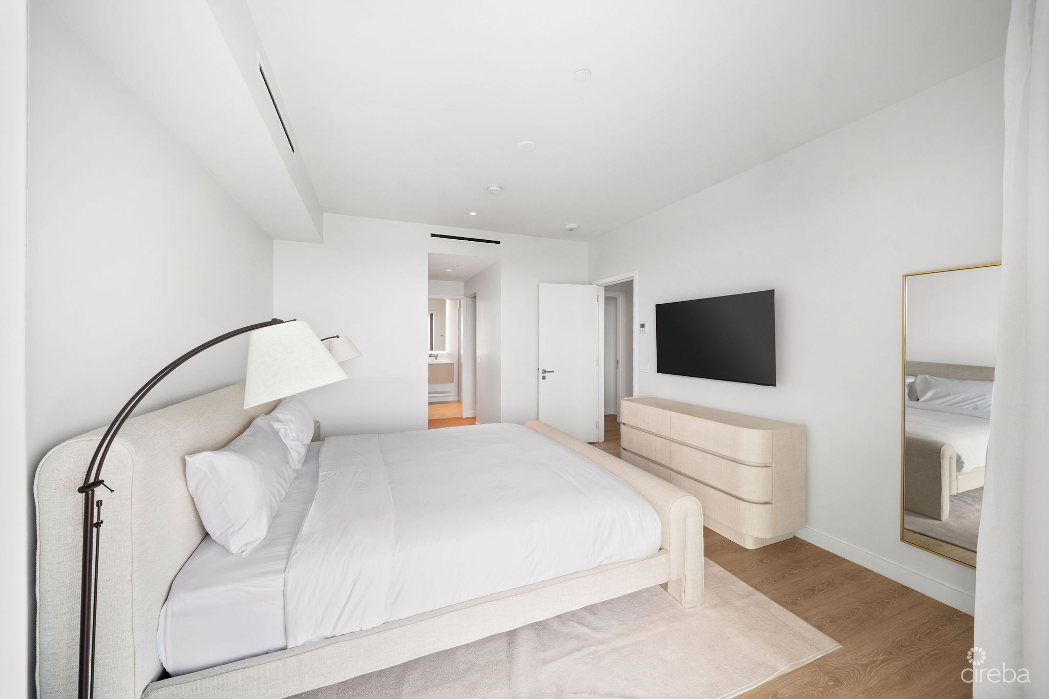 ONE | GT RESIDENCES – UNIT 914