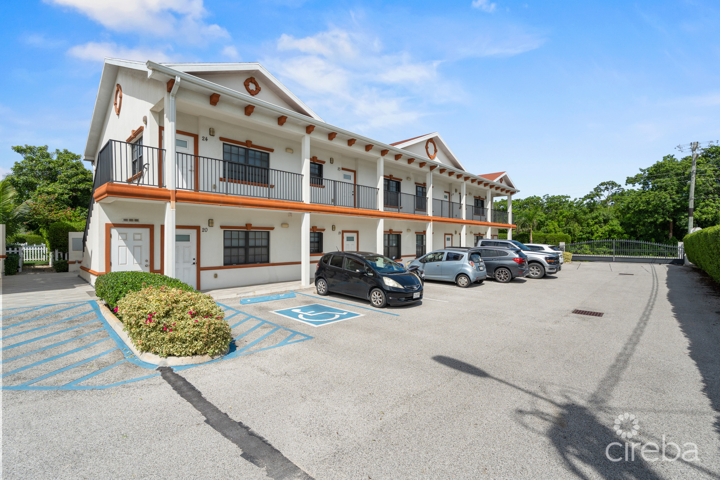 PORTOFINO GARDENS | TURNKEY 2-BED