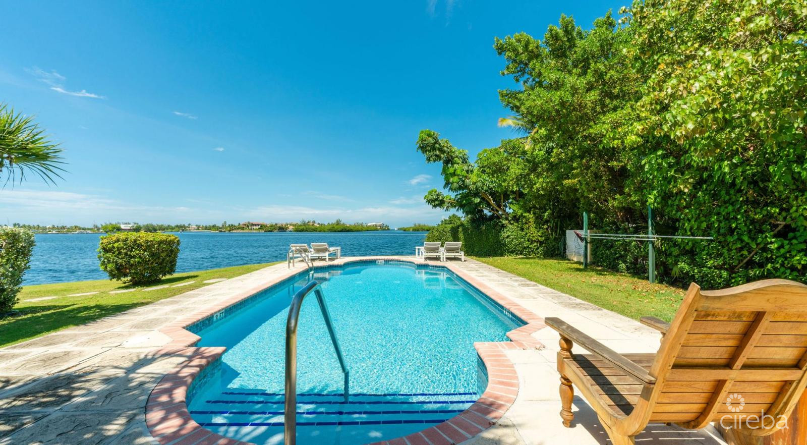 SAFE HARBOUR #2 – GOVERNORS HARBOUR WATERFRONT TOWNHOUSE