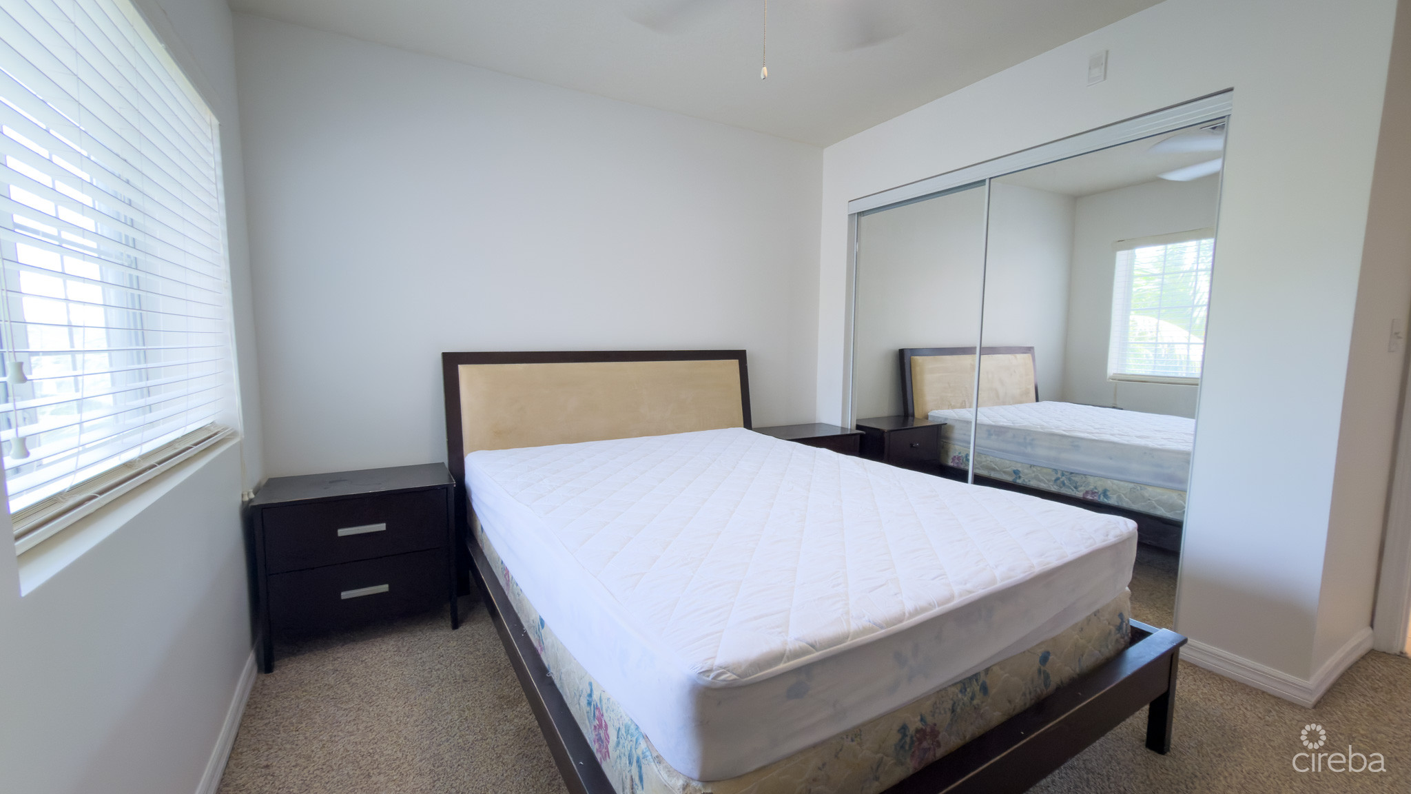 LAKESIDE PENTHOUSE 2 BED