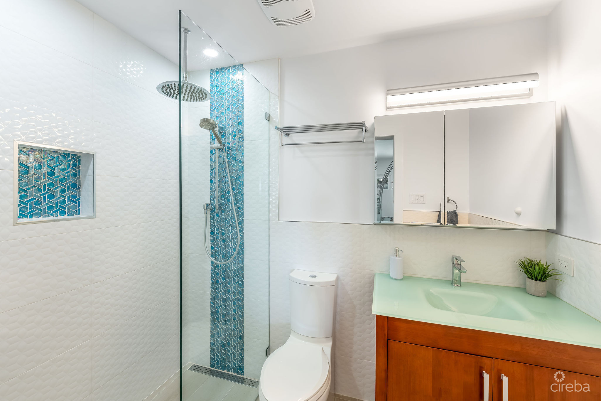 PLANTATION VILLAGE #27 – FULLY RENOVATED BEACHFRONT