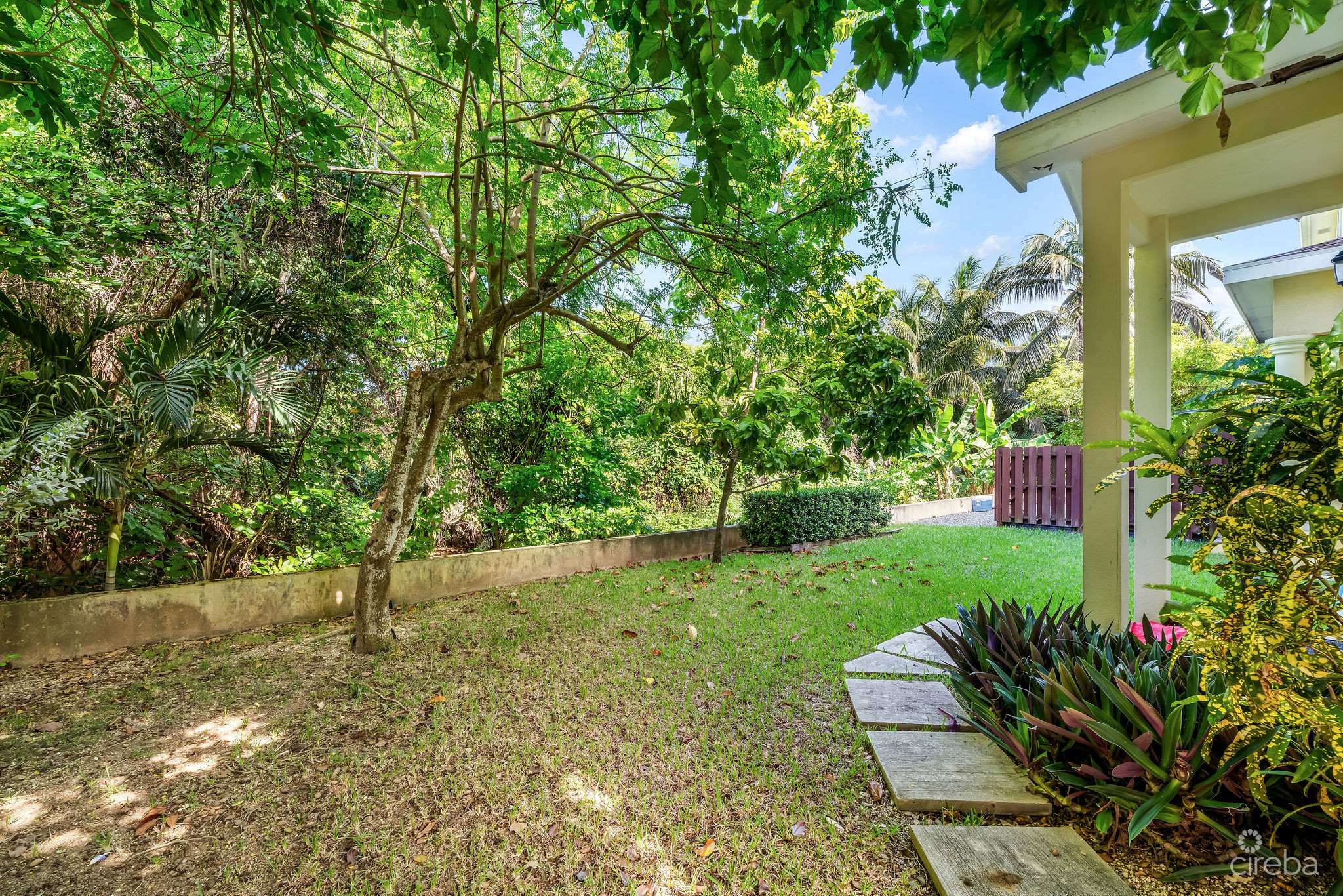 FAIRVIEW MANOR:  2X 2-BED UNITS, GEORGE TOWN