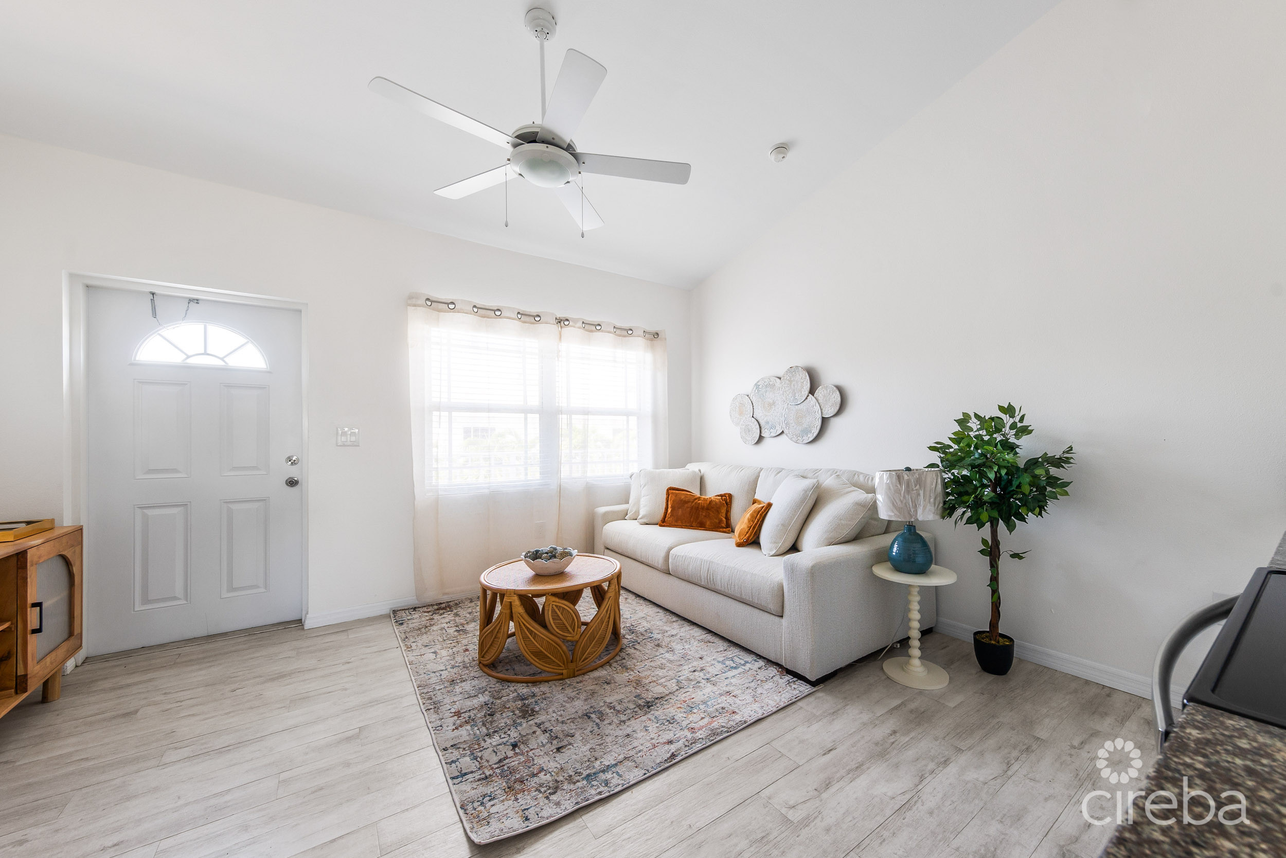 SANDSCAPE RESIDENCES #38