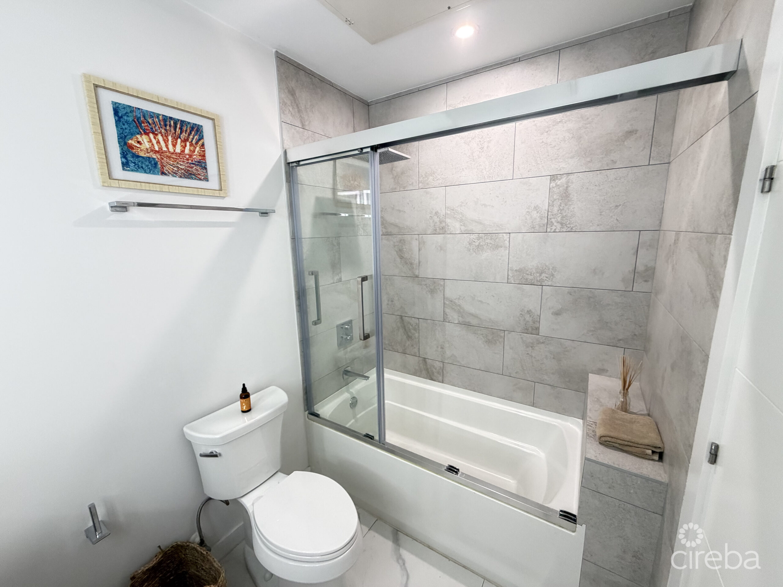BAHIA #45 – SPACIOUS 3 BEDROOM CONDO