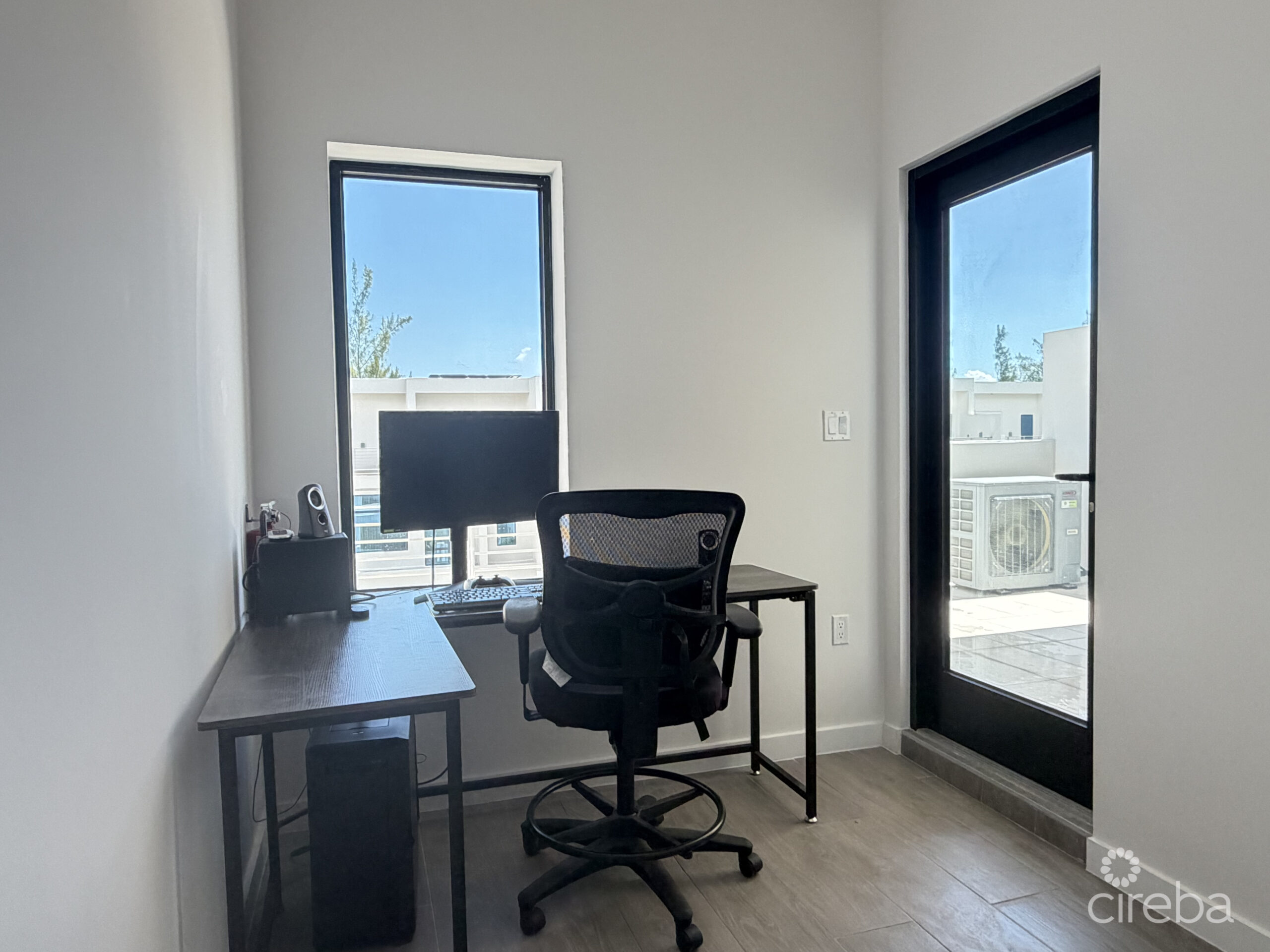 BAHIA #45 – SPACIOUS 3 BEDROOM CONDO