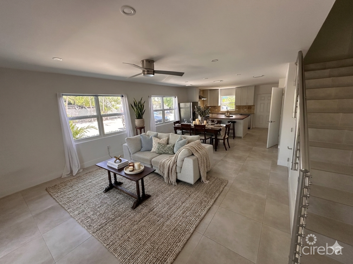 GLEN EDEN RENOVATED 2 BED END UNIT WITH ENCLOSED YARD