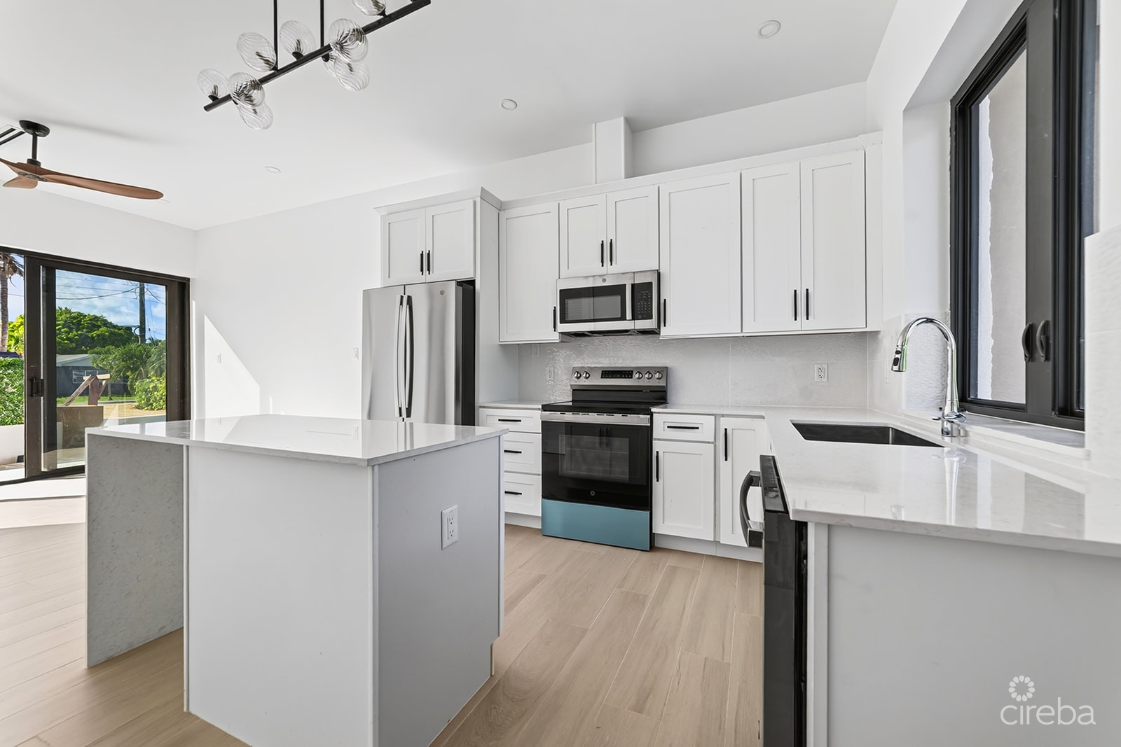 SORELLE – BRAND NEW 1 BEDROOM CONDO