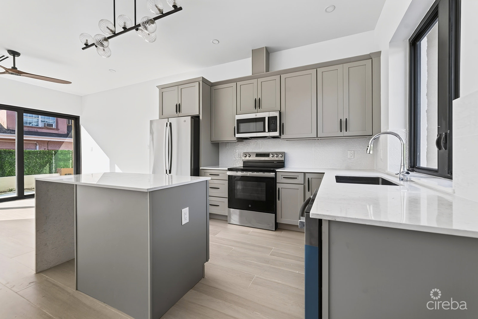 SORELLE – BRAND NEW 1 BEDROOM CONDO