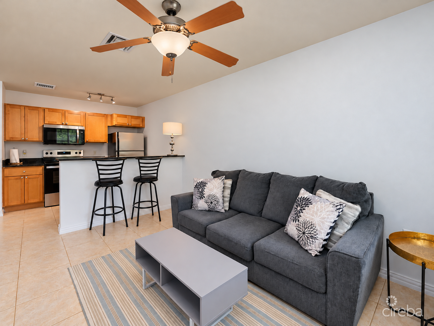 LAKESIDE VILLAS E-140
