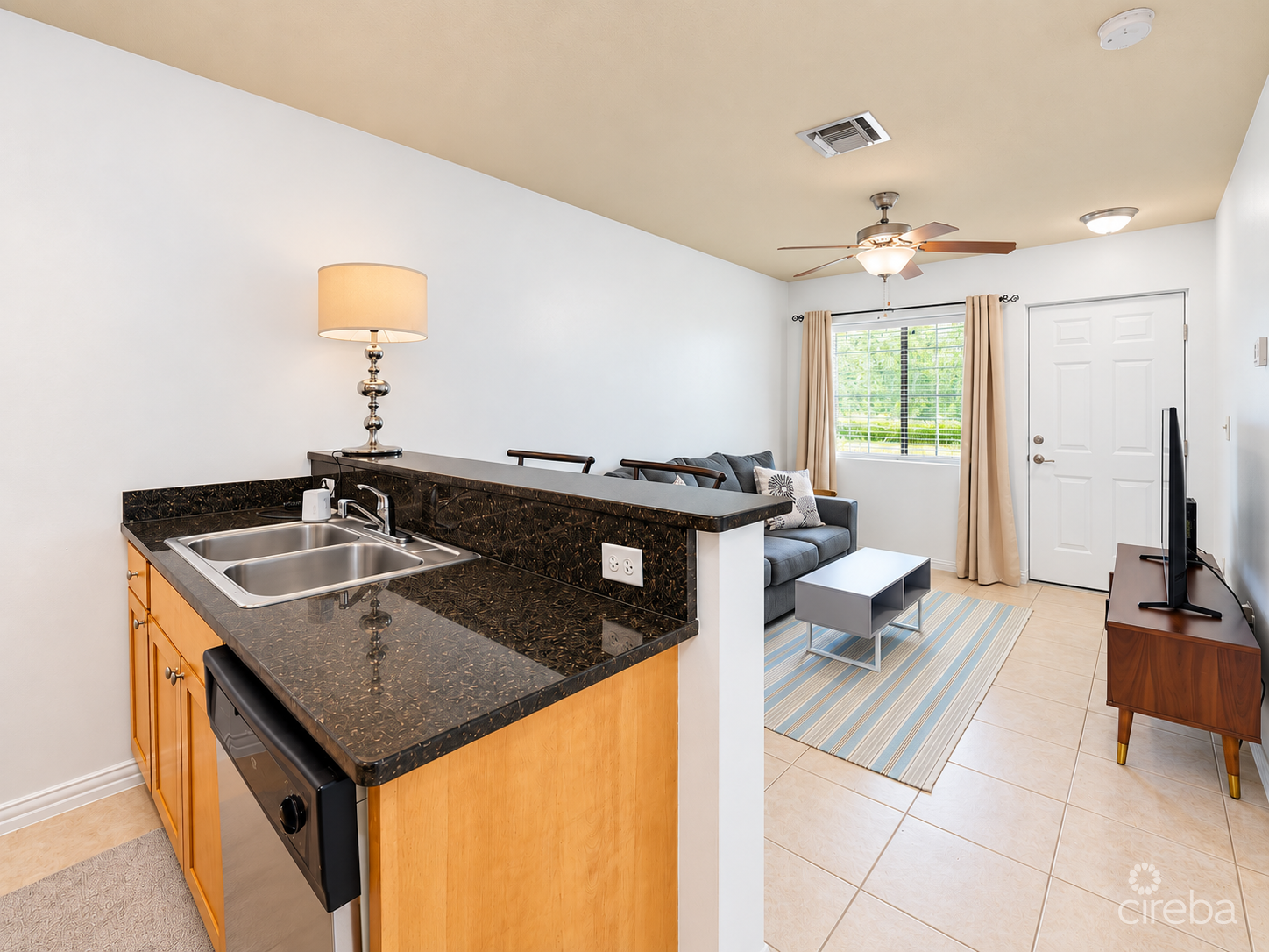 LAKESIDE VILLAS E-140