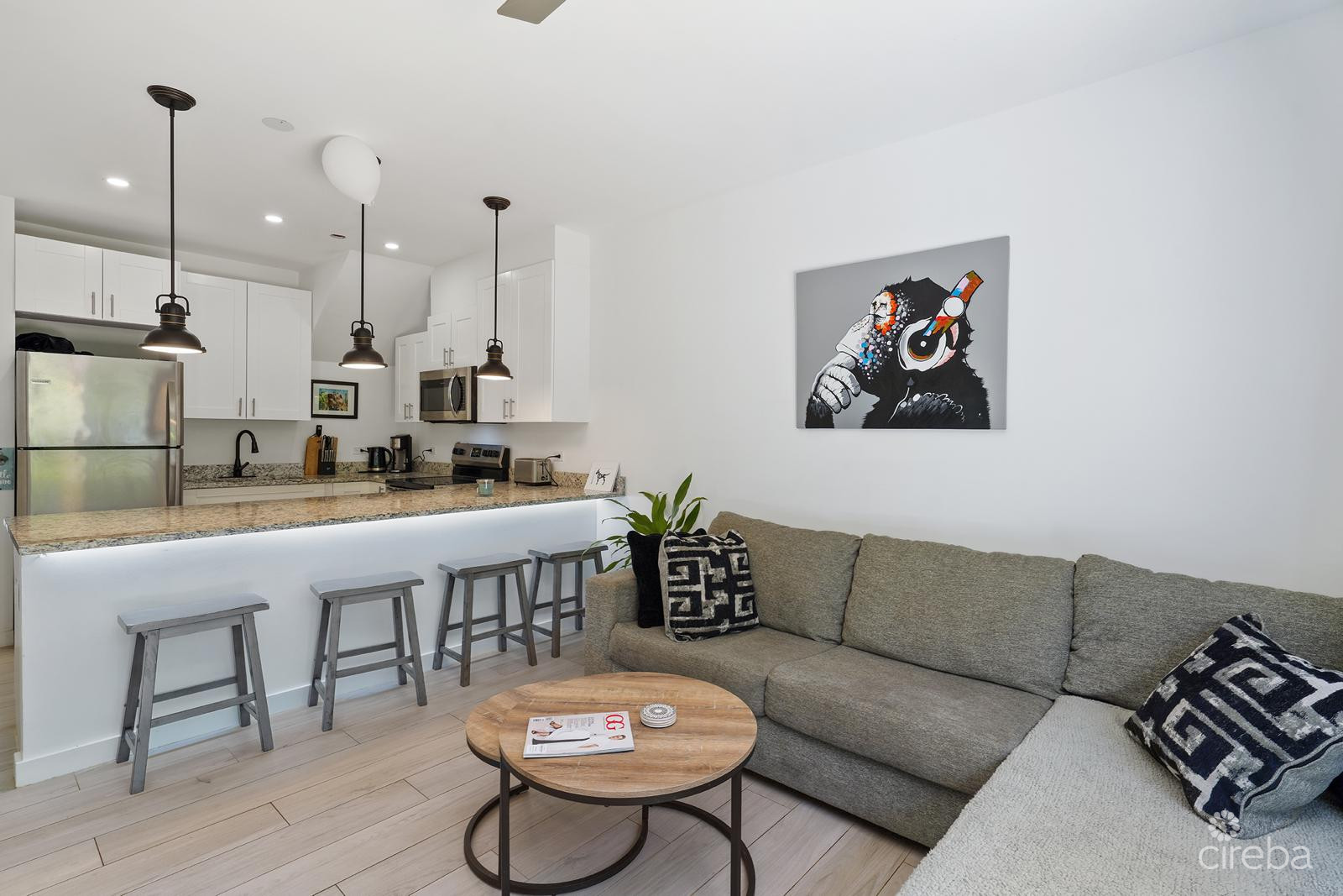 LIGHTHOUSE MANOR 25 | BEAUTIFUL ONE BED TOWNHOUSE