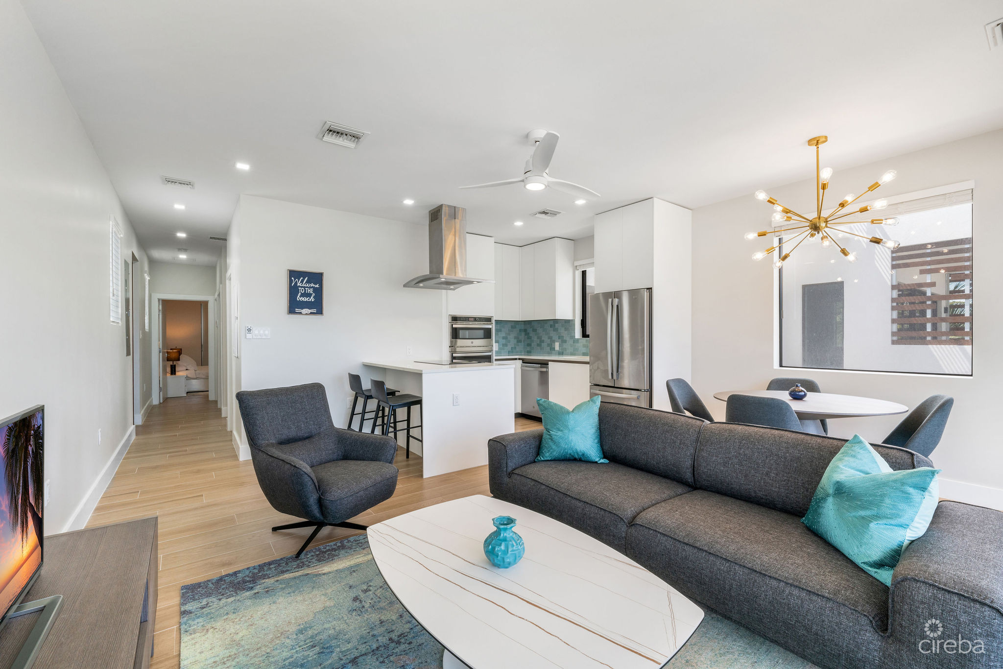 SILVER REEF RESIDENCES  #4 –   A BEACHFRONT GEM