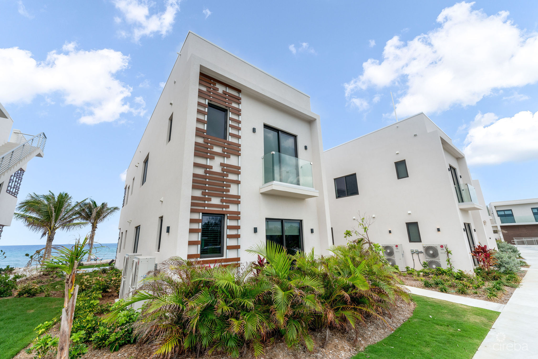 SILVER REEF RESIDENCES  #4 –   A BEACHFRONT GEM