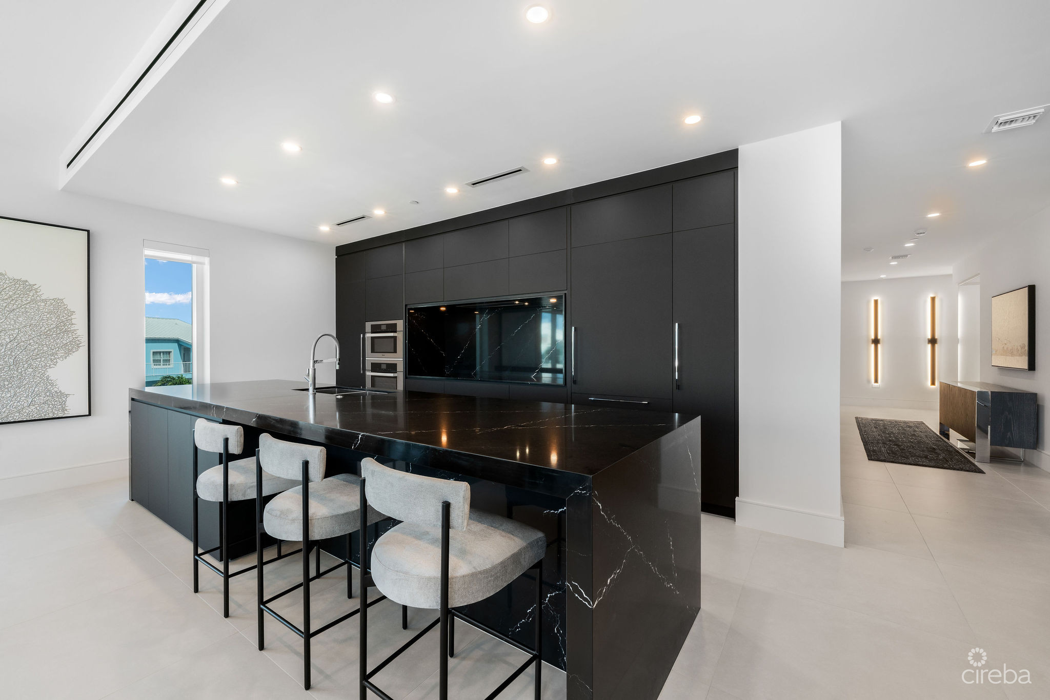 AQUA RESIDENCE 2 – LUXURY SEVEN MILE BEACH CONDO