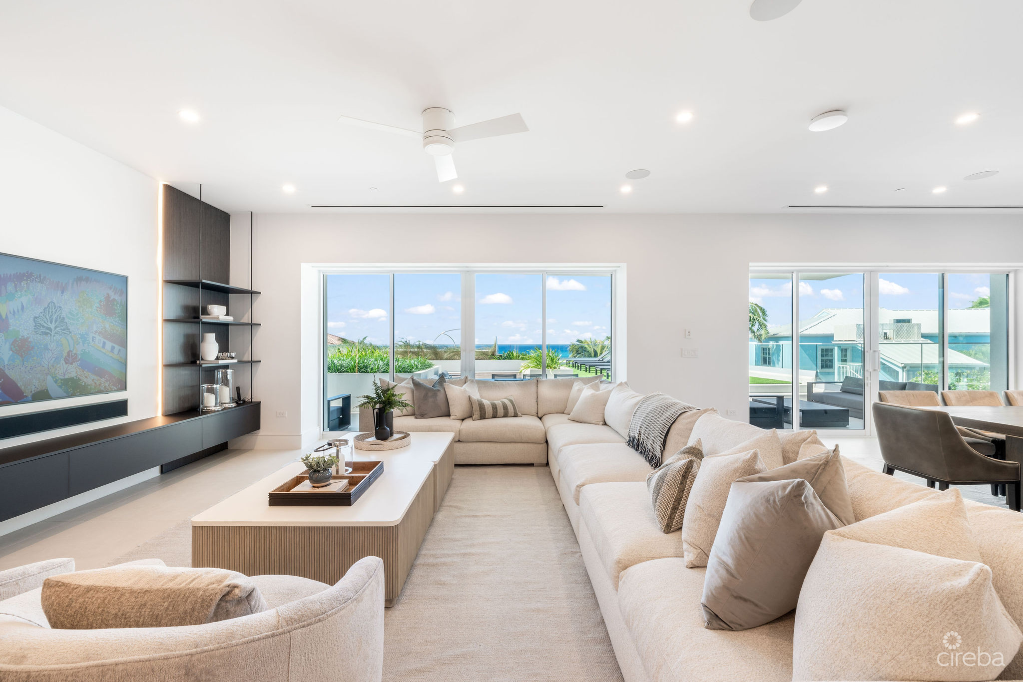 AQUA RESIDENCE 2 – LUXURY SEVEN MILE BEACH CONDO
