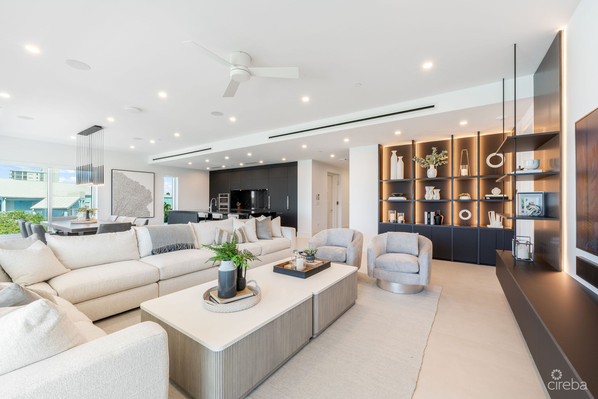 AQUA RESIDENCE 2 – LUXURY SEVEN MILE BEACH CONDO