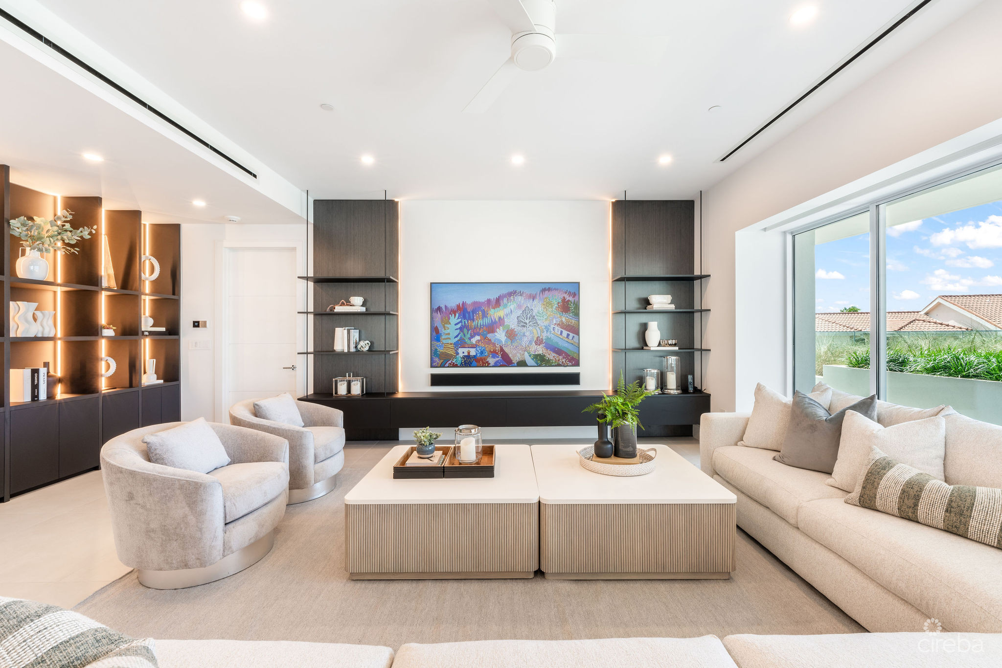 AQUA RESIDENCE 2 – LUXURY SEVEN MILE BEACH CONDO