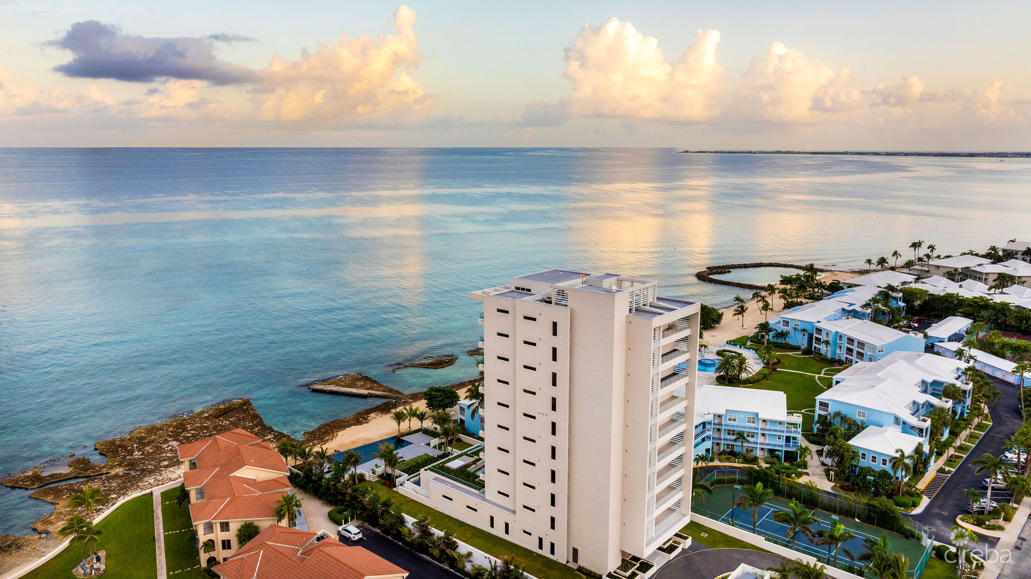 AQUA RESIDENCE 2 – LUXURY SEVEN MILE BEACH CONDO